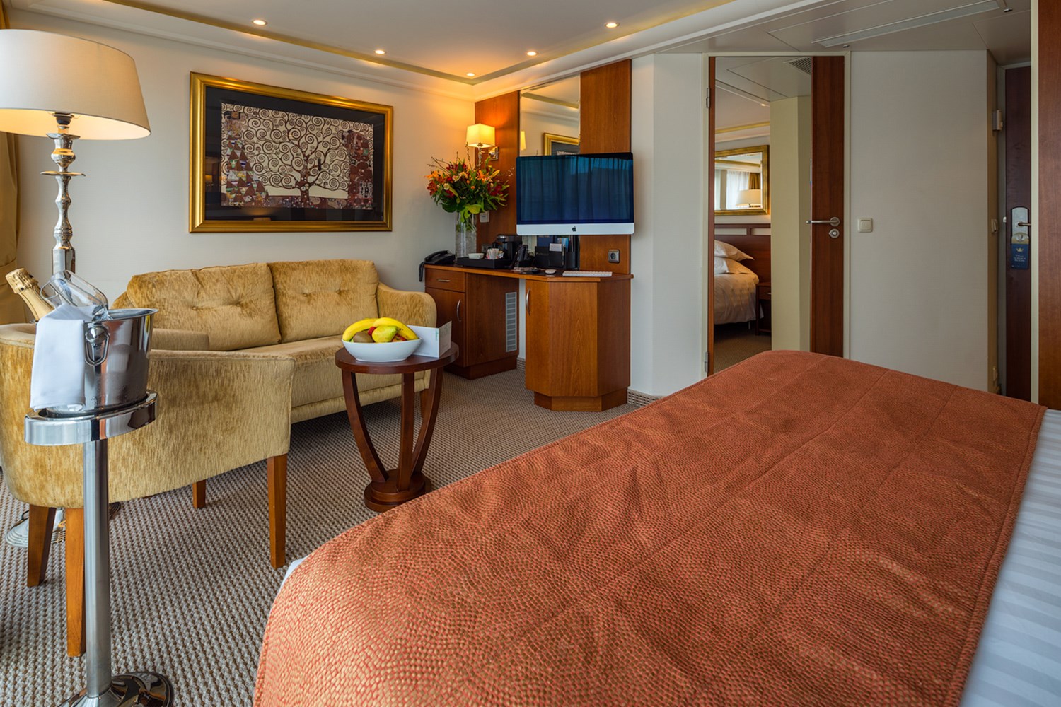 Amawaterways AmaDolce Accommodation Sute 2.jpg